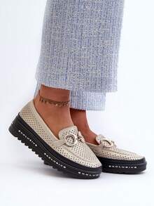 Mocassins élégants en cuir perforé pour femmes, premium, fabriqués en véritable cuir naturel, sur une plateforme confortable avec un ornement attrayant, marque S.Barski, modèle LR750, couleur beige, beige, or, blanc - Doré - Voir 2