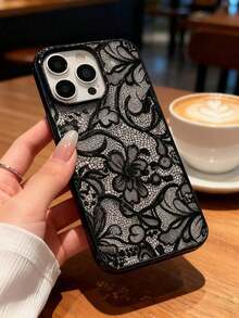 1pc Elegant Black Lace Floral Pattern Protective Phone Case, TPU Shock-Proof Cover, Compatible With IPhone 17 Pro Max/17 Pro/17/16 Pro Max/16/16 Pro/16 Plus/15/15 Pro Max/15 Pro/15 Plus/11/12/13/14 Pro Max/11 Pro Max/12 Pro/12 Pro Max/13 Pro/13 Pro Max/14 Pro/14 Pro Max/14 Plus, Great Gift For Family, Couples, Friends - 黑色 - 查看 2