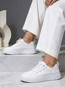 2025 New Style Women's White Shoes, Low-Top Lace-Up Sneakers, Casual Sports Shoes, Simple And Versatile Women's Shoes, Low-Top Flats, Fashionable White Shoes, Daily Wear Women's Shoes, Breathable Sneakers - 白色 - 查看 2