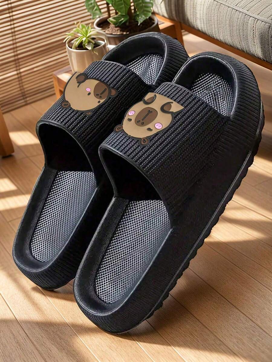 女士时尚凉鞋，EVA材质露趾软底，透气舒适，黑色休闲日常穿着，适合室内外行走，通勤必备拖鞋