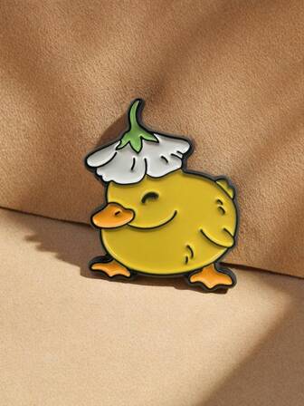 1枚可爱黄色小鸭胸针，用途广泛，可装饰衣物和背包