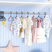 10/20/30个装 结实耐用的塑料衣架 - 防滑，29.5厘米/11.61英寸（白色、黑色、蓝色、粉色、绿色、灰色），肩部带凹槽，抓力强劲 - 非常适合家庭衣柜、宿舍和衣橱收纳 - 彩色 - 查看 9