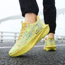 轻盈缓震碳板马拉松跑鞋，透气耐穿，适合慢跑、健身、马拉松、休闲穿着，渐变色设计，柔软鞋底，经典运动鞋