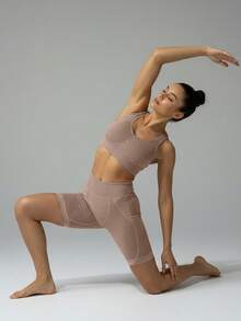 Conjunto Academia Yoga Shorts e Cropped Curto em Poliéster Feminino Moda Fitness