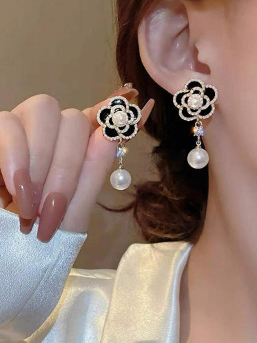1 Đôi bông tai hoa trà phong cách Niche Ins, phong cách lãng mạn cổ điển Pháp - Nhiều màu - Xem 1