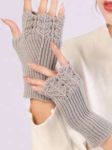 زوج من قفازات النساء بدون أصابع - بطراز الكلية - محبوكة من الأكريليك بنمط حراشف السمك - أكمام ذراع دافئة مرنة - قفازات نصف الأصابع الزخرفية للخارج - 100% أكريليك - لون أحادي - مناسبة للأيام العادية - نفس النمط بألوان متعددة - مشاهدة 4
