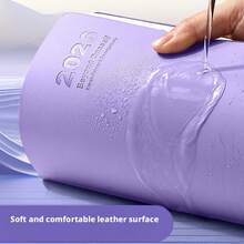 دفتر مخطط يومي 2026 - غلاف من جلد PU، مخطط يومي، دفتر تقويم، دفتر A5 محمول مع حلقة قلم وجيب داخلي، مناسب للطلاب والمكتب وعودة إلى المدرسة وهدية عيد الحب، تصميم غلاف فني، ضروري للتعلم - متعدد الألوان - مشاهدة 5