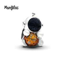 Manyilus 原创 925 纯银动物吊坠系列，包含猫头鹰吊坠、猫咪吊坠、兔子吊坠、可爱猴子吊坠珠、黄色小蜜蜂吊坠、独角兽吊坠珠、驯鹿吊坠、心形可爱狗狗吊坠珠、圣诞棕色斑点小鹿吊坠珠、宇航员手捧行星吊坠珠。适用于手链和项链。 - 彩色 - 查看 17
