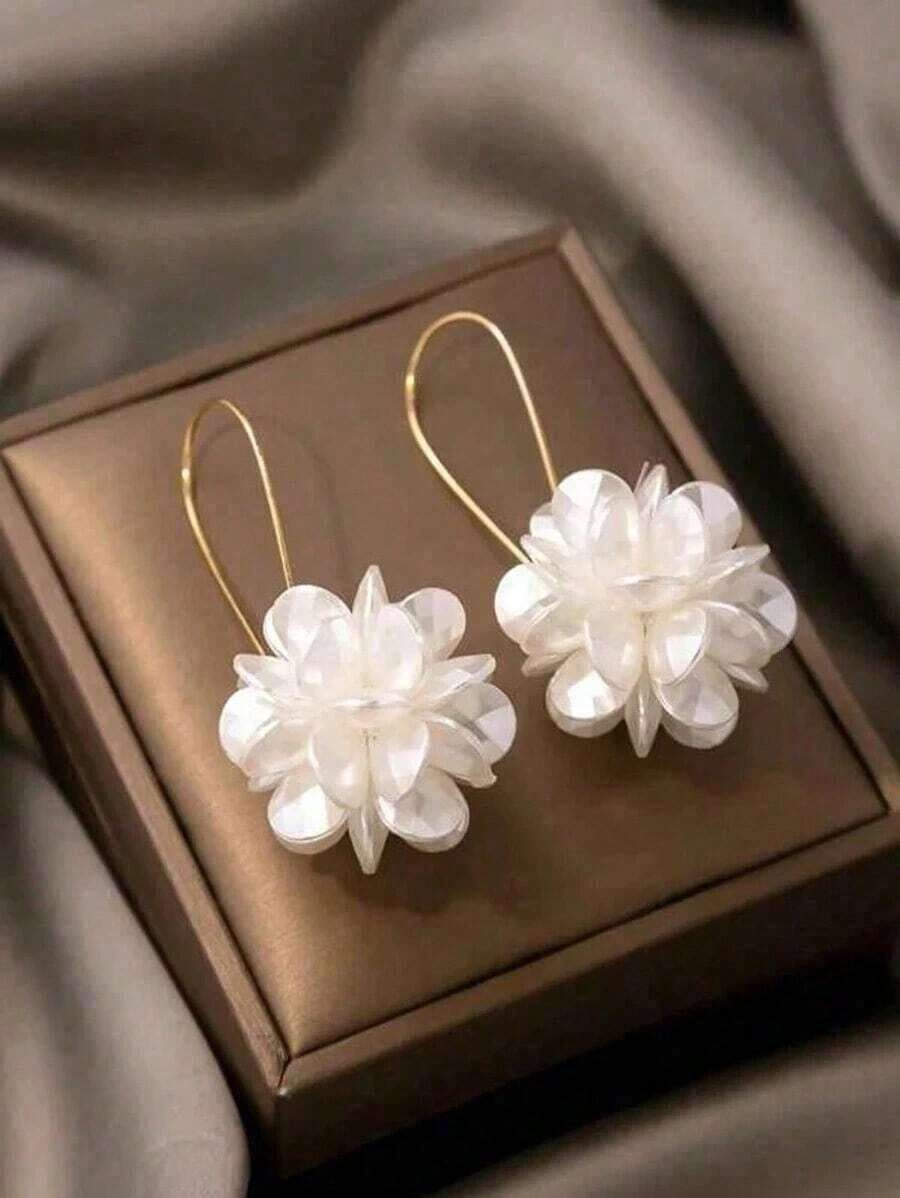 Exaggerated Design Long Floral Ball Earrings With White Petals & Geometric Ear Studs, Women's Daily Wear - White - View 1