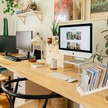 亚克力展示架，便携易组装设计，适用于零售柜台、家庭、办公桌收纳，可摆放贺卡、贴纸、明信片、海报等。