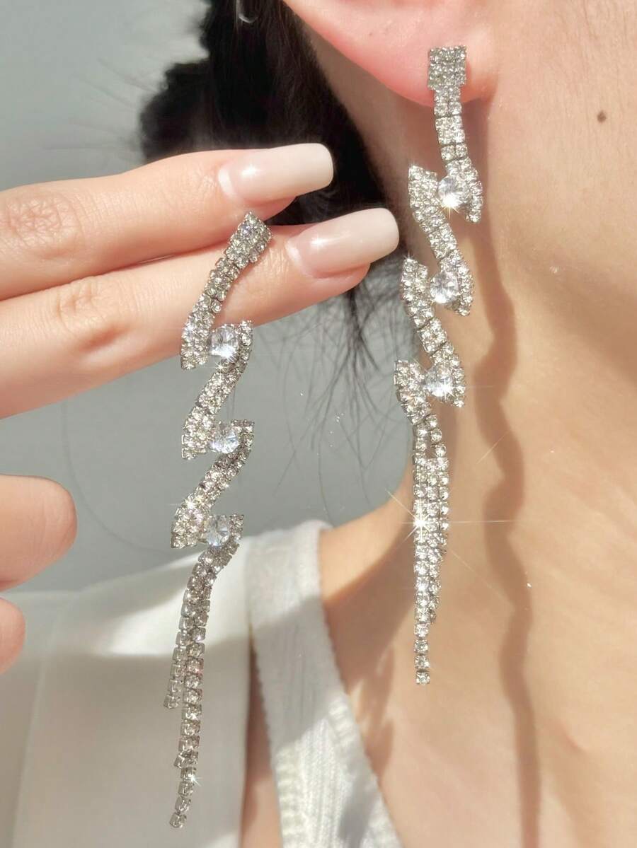 不对称水钻流苏长耳环，欧美风格 - 銀色 - 查看 1