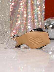 Sandalias de tacón alto negro elegantes para mujer, nuevo estilo de primavera/verano al estilo de las celebridades con decoración de rhinestones, acento de lazo de tela hecho a mano, diseño de tacón cuadrado y grueso con cristales, correa cruzada ajustable, uso cómodo y sexy, adecuado para fiestas de verano, bodas, galas, festivales y bailes, combina bien con blusas y vestidos