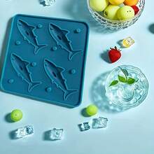 Forma de Gelo de Silicone com 4 Cavidades em Formato de Tubarão, Forma de Gelo Antiaderente, Forma de Biscoito de Chocolate, Ferramenta de Cozinha Criativa para Assar, Adequada para Amantes de Sobremesas - Molde de silicone para cubos de gelo em formato de tubarão - Visão 2