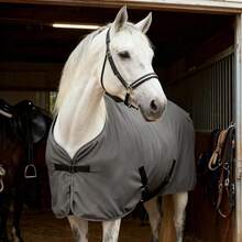 1件灰色冬季加厚羊毛马毯 - 保暖马匹外套，适合寒冷天气，配有可调节绑带