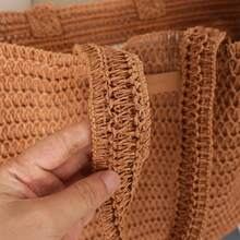 Burberry 时尚棕色编织包，女神风拉菲草手提包，化妆包，新款大容量化妆包 - 焦糖色 - 查看 10