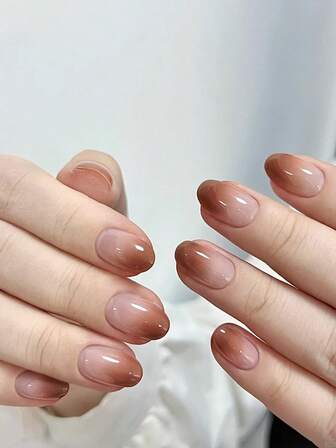 24 st bruna ovala nagelklistermärken, ombrebruna lösnaglar i japansk stil, lämpliga för tjejer och kvinnor vardagsbruk, levereras med 1 st nagelfil och 1 st jelly-gel-nageltillbehör