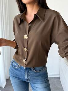 女士优雅长袖纽扣前衬衫，衬衫领，醒目的花卉海星纽扣装饰，百搭长袖衬衫，适合日常穿着 - 咖 - 查看 5