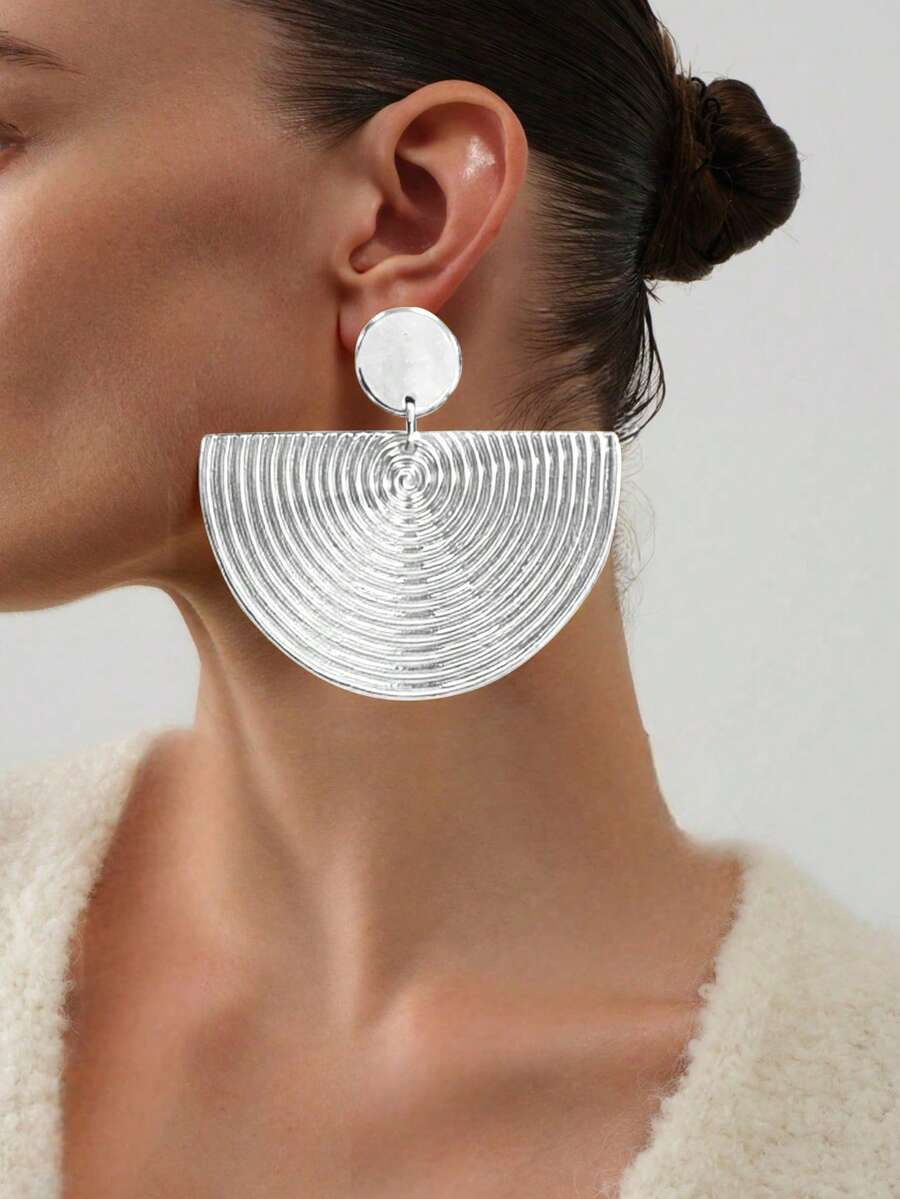 1 Pair Women's Fashion Minimalist Versatile Hammered Metal Textured Crescent Hoop Earrings - Silver - View 1