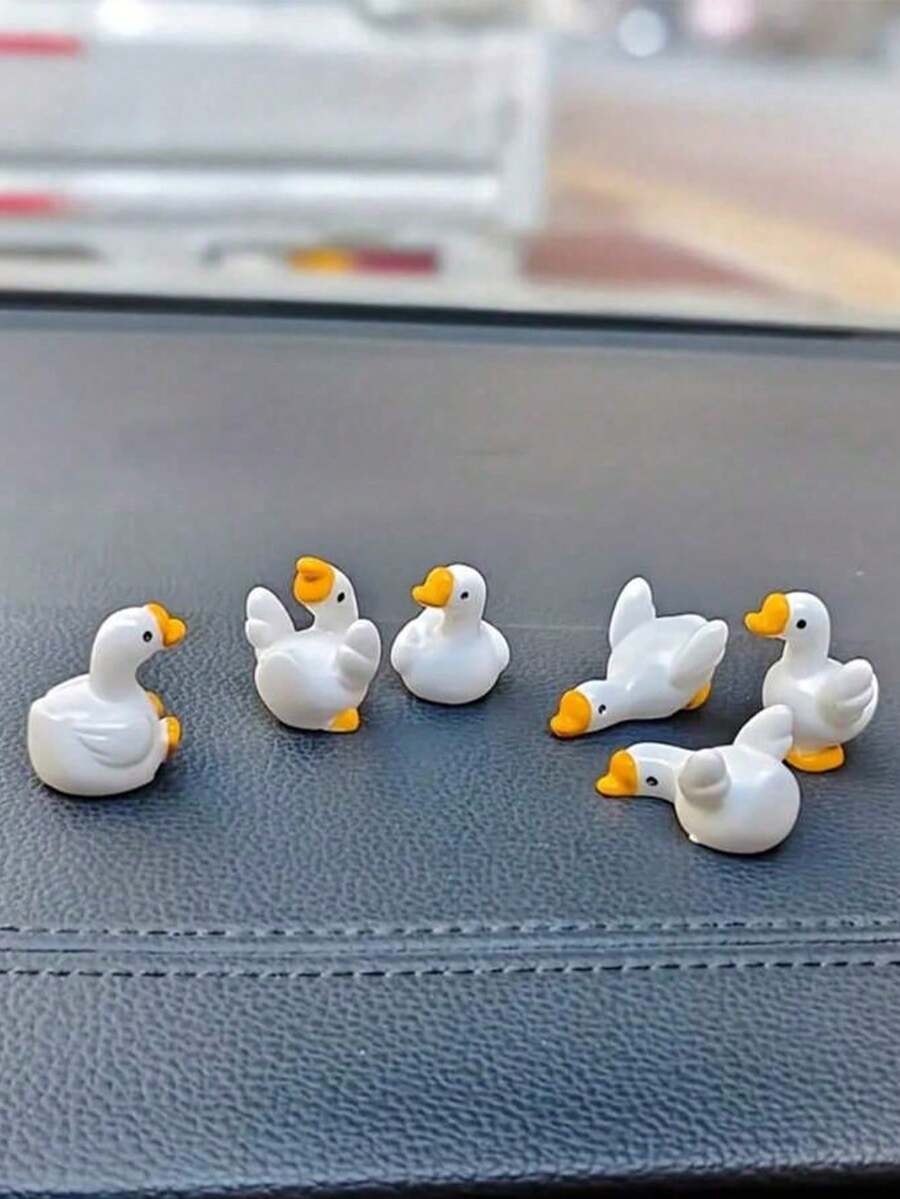 6个迷你树脂鹅汽车仪表盘装饰摆件 - 可爱卡通鹅造型，防滑环氧树脂底座，可放置于汽车/梳妆台/办公桌/迷你花园中，缓解压力，是送给动物爱好者的完美礼物 - 彩色 - 查看 1