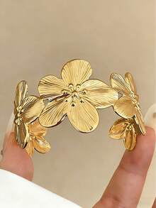 1/1pc Vintage Exaggerated Luxurious Geometric Floral Twist Design Women Metal Gold Bangle Set, Suitable For Daily Wear And Gift - Gold - View 5