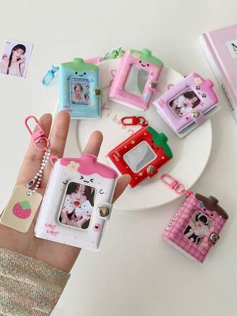 Söt mini-fotoalbum med nyckelring och mjölkflaska, designat med reptålighet och förlusttålighet, lämpligt för 2,5 cm student-ID och 5 cm idol-fotokort, K-pop-samlare, julklappsgivare, perfekta tillbehör för att hänga i ryggsäckar för dagligt handbagage.