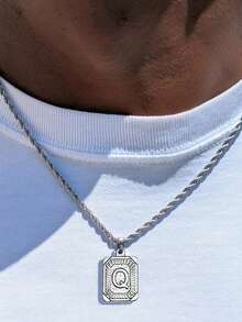 قلادة رجالية من الفولاذ المقاوم للصدأ 304 بنمط هندسي هيب هوب مع 26 حرف أولي، مناسبة للارتداء اليومي وكهدية عيد ميلاد للحبيب - فضي - مشاهدة 2