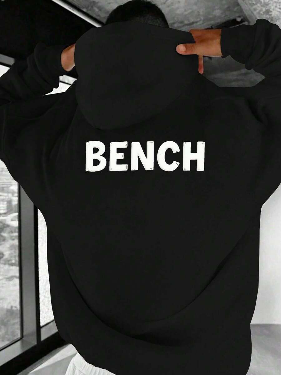 Sudadera con Capucha de Talla Grande para Hombre BENCH - Letras en Blanco y Rojo, Ajuste Holgado Casual Plus Size Pullover, Ropa Deportiva & casual Con Logo Marca Bench Impresión, Sudadera Lavable a Máquina Para Hombres Camiseta Cómoda, Estilo Relajado Ideal Pausas o Actividades Ligeras Disponible En Talles Grandes Tejido Durader Fácil Cuidar Prenda Destacada PLUS SIZE - Negro - Ver 1