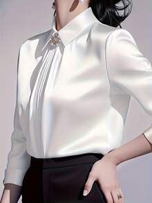 女士优雅漏斗领衬衫，饰有荷叶边和金色纽扣，短袖 - 白色 - 查看 2