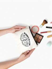 女律师专用化妆包 - 饰有正义天平图案，这款耐用简约的拉链化妆包，可收纳节日化妆品、派对用品、文具用品，容量大，适合女性存放化妆品，是旅行必备，也是送给女律师、法学生、毕业礼物和律师的理想之选。