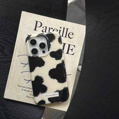 Retro Beige Cow Print Phone Case Compatible With Apple 17 Pro Max/ 16 Pro Max/15 Pro Max/14 Pro/13, Cute/Fashionable/Women's/Creative Design Phone Case, Autumn/Winter