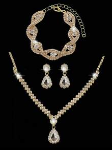 闪耀优雅的女士水钻晚宴包/手拿包，精致褶皱派对包/单肩包/钱包，搭配闪亮水钻三件套：高端水钻吊坠项链、耳环、手链，以及闪亮亮片晚礼服，适合参加派对、舞会、聚会、晚宴等场合。