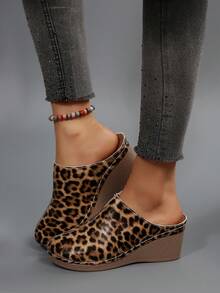 Elegant Women's Platform Slip-On Mules, Comfortable Lightweight Material, Fashionable Minimalist Closed Toe Slides, Suitable For Everyday Wear In All Seasons - Multicolor - View 6