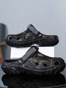 男士夏季户外透气凉鞋，迷彩树叶印花，EVA软底，防滑加厚鞋底，包头设计，足弓支撑，适合徒步、露营、海滩、街头穿着，轻便耐穿的休闲一脚蹬鞋