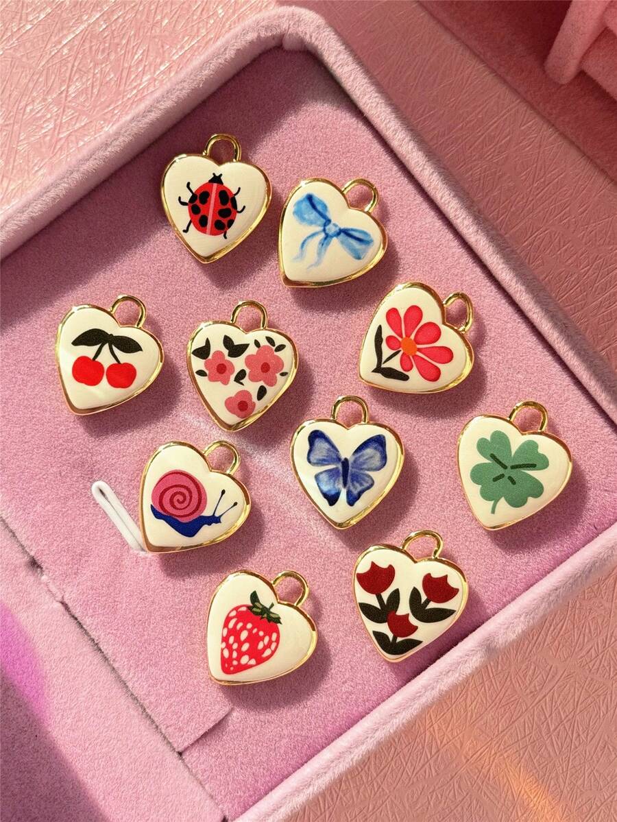 复古可爱草莓、樱桃、花朵、蝴蝶结、心形吊坠项链，手工彩绘DIY饰品，送给朋友、爱人、母亲或自己的礼物