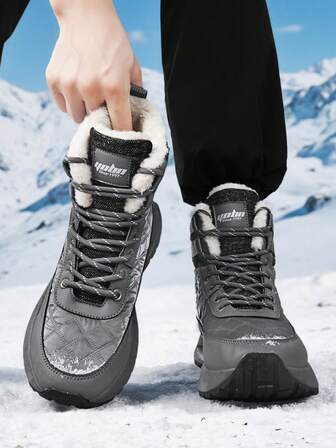 Botas de nieve para hombres, nuevas botas de nieve de invierno con aislamiento grueso de una sola pieza, botas altas