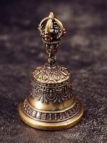 优雅复古青铜手工金属风铃 - 古董黄铜铃铛，饰以经典菱形图案，精致墙面装饰，无需电池，适用于家居办公装饰，独特礼品之选 - 彩色 - 查看 2