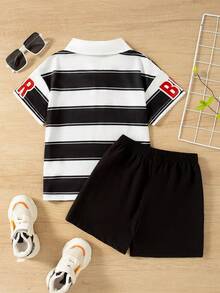 男童休闲条纹字母印花翻领 Polo 衫和短裤两件套，夏季套装 - 黑色 - 查看 2