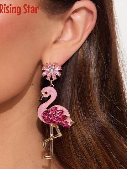 1 Pair Of Pink Flamingo Earrings, Featuring A Fashionable And Sexy European And American Style, Adorned With Rhinestone Flower Pendants. This Stylish Clip On Earring Is Perfect For Daily Wear.