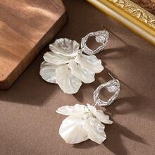 A Pair Of Creative Fashion Silver Needle Super Fairy Sweet Fairy Style Imitation Shell White Petal Tassel Earrings Light Luxury Niche High-End Design Sense Round Face Slimming Earrings Daily Casual Commuting Versatile Earrings Accessories - Vàng - Xem 7