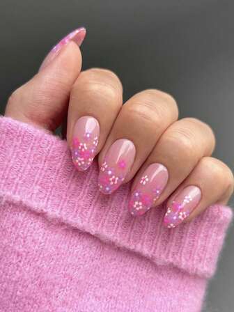 24 stycken ovala pressnaglar, fräscha och söta transparenta nude-rosa på vår och sommar. Färgglada små blommor, små blommiga rosa naglar, söta naglar, ovala naglar, nageldekorationer, akrylnaglar. Lämpliga för damsammankomster, fester, bröllop, daglig användning, fotografering och andra tillfällen. Förhöj din charm!