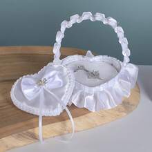 1个戒指盒，手持迷你戒指枕，白色蕾丝边，结婚戒指展示盒，心形玫瑰盒，婚礼蕾丝珍珠装饰戒指盒，白色缎面创意手持结婚戒指心形首饰收纳盒