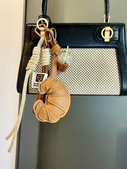 Brown Faux Horn Shaped Keychain, Braided Rope Bag Charm, High-End Leather Ox Horn Bag Pendant, Creative Bag Accessory, Keychain Pendant, Backpack Hanging Decor, Elegant Backpack Decoration, Autumn/Winter