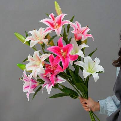 1支仿真丝三茎百合花，2朵花1个花苞，家居客厅装饰，婚礼装饰，逼真花朵