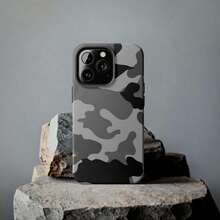 Funda de teléfono con camuflaje negro y gris + Protector de cable de carga y datos, enrollador de cable y resistencia a mordeduras, a prueba de agua, a prueba de golpes, resistente a arañazos - Negro - Ver 2