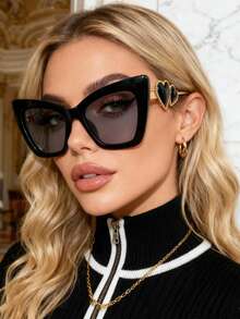 Visivana 1 Paar große quadratische Katzenauge Brillen für Frauen, herzförmige Bügel, modische Brillen für Street-Style, Urlaub, Reise, Strand, passend zum europäischen und amerikanischen Influencer Stil - Schwarz - Übersicht 4