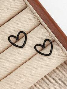 1 Pair Minimalist Geometric Hollow Heart Design Stud Earrings, Fashionable & Versatile - Heart Earrings - View 9