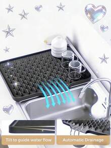 硅胶防滑沥水垫，带沥水设计，耐热易清洁，适用于台面、水槽和冰箱，两种款式可选，保持厨房干燥，是完美的圣诞节或万圣节礼物，也是圣诞家居装饰、个性化礼物的理想之选，男女皆宜。