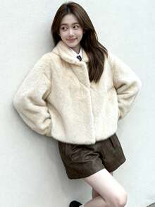 超大毛绒翻领隐形纽扣落肩大衣，秋冬 - 杏色 - 查看 7