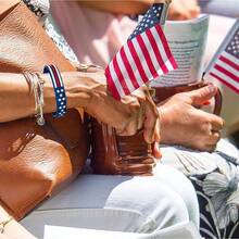 10 Pack American Bracelets - Red Line Silicone Rubber Wristband Stretch Set Americanism, Patriotic, Holiday, and Sport Fans, ndependence Day, Gifts Teens Men Women - inicial - Ver 6