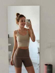 OUTANA 1pc/4pcs/8pcs Self-Adhesive Acrylic Flexible Wall Mirror Tile, Full Body Mirror Style Square Trimmable Mirror Tile Sticker, Non-Glass Reflective Mirror Sticker, Suitable For DIY Home Wall Decor. Flexible Non-Glass Decorative Tile, Perfect For Living Room, Bedroom, Kitchen, Dorm, Wedding Decor Or Tabletop Decor. - Multicolor - View 4